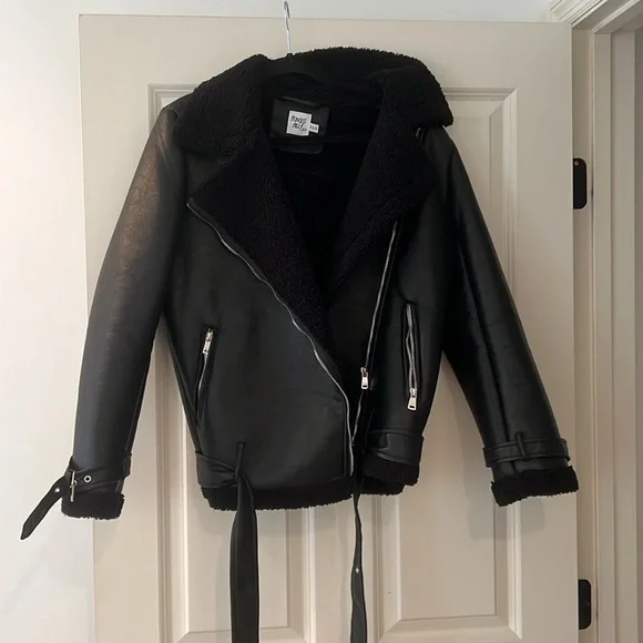 Princess Polly MAUDIE SHEARLING FAUX LEATHER JACKET BLACK - Picture 4 of 4